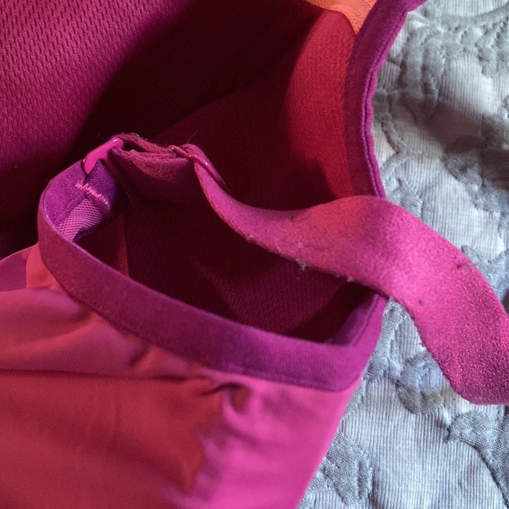 Le Mystere pink sports bra 32 DD/E - Picture 3 of 3